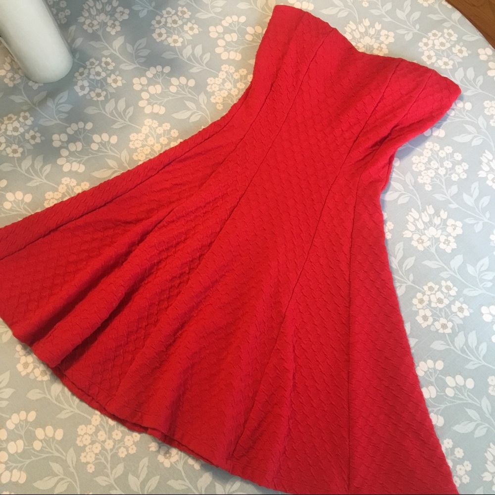 Red Strapless Flowy Dress!